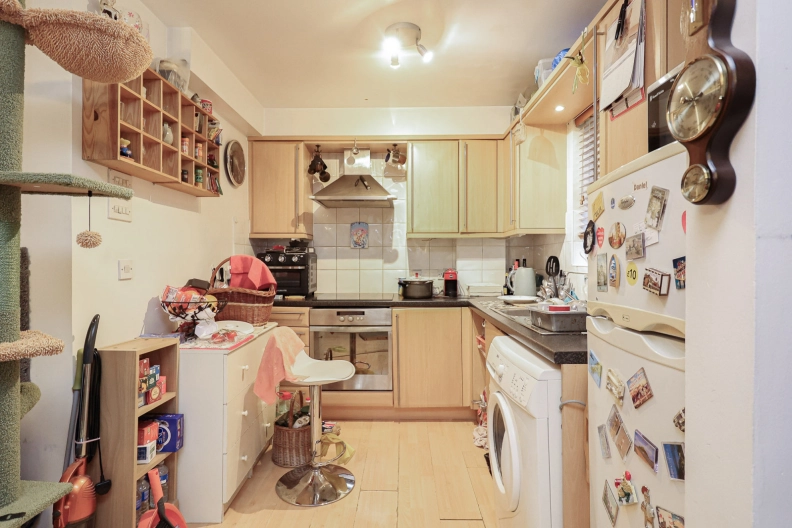 1 bedroom apartments/flats to sale in Brook Square, Woolwich-image 3