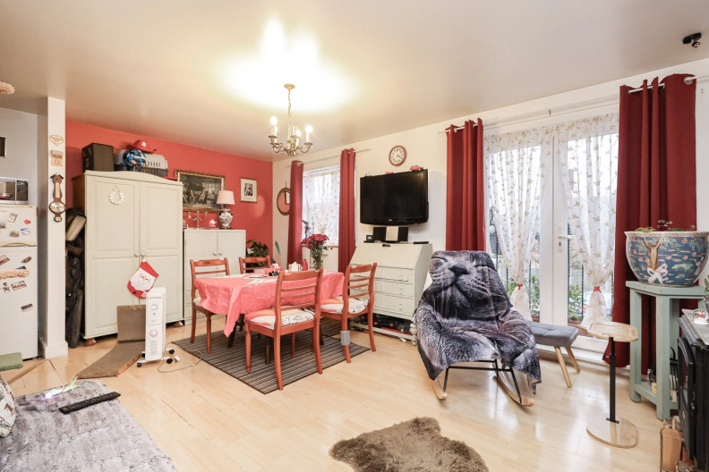 1 bedroom apartments/flats to sale in Brook Square, Woolwich-image 2