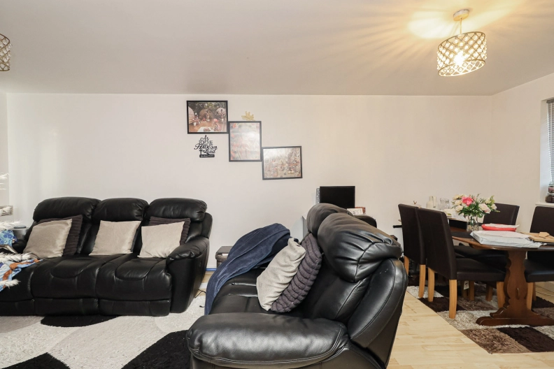 2 bedrooms apartments/flats to sale in Martins Place, Thamesmead-image 7