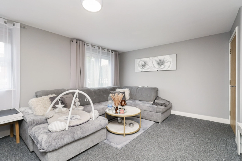 1 bedroom apartments/flats to sale in Brook Square, Woolwich-image 3