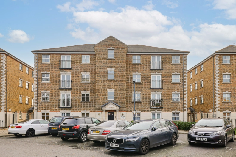 1 bedroom apartments/flats to sale in Brook Square, Woolwich-image 1