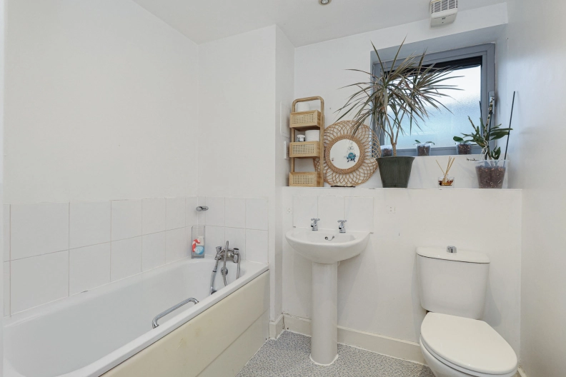 2 bedrooms apartments/flats to sale in Tideslea Path, Woolwich-image 6