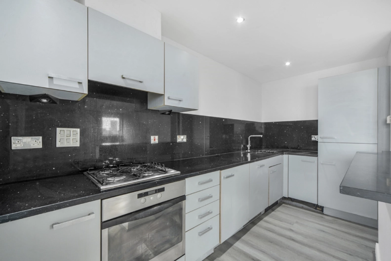 2 bedrooms apartments/flats to sale in Erebus Drive, Woolwich-image 5