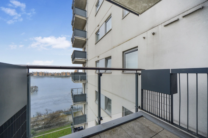 2 bedrooms apartments/flats to sale in Erebus Drive, Woolwich-image 22