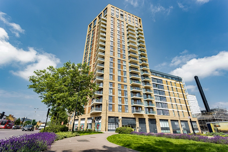 2 bedrooms apartments/flats to sale in Victory Parade, Woolwich-image 1