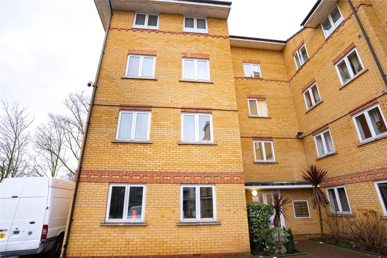 2 bedrooms apartments/flats to sale in Rush Grove Street, Woolwich-image 2