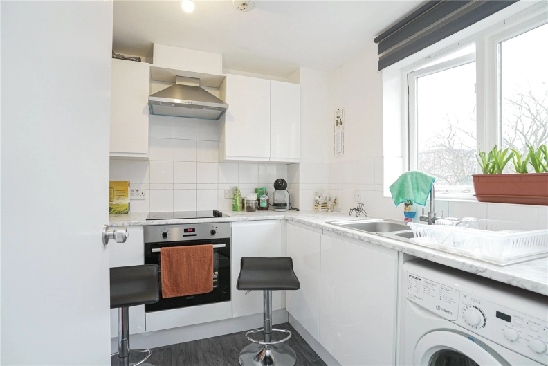 2 bedrooms apartments/flats to sale in Rush Grove Street, Woolwich-image 4