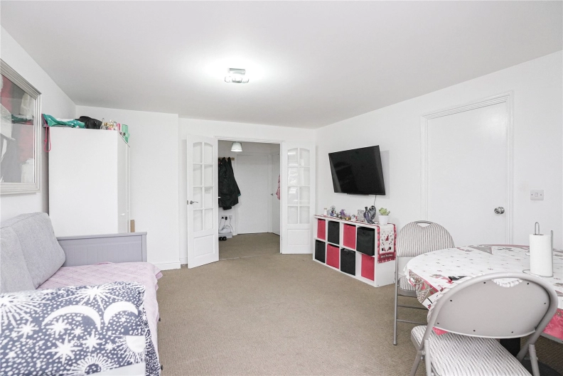 2 bedrooms apartments/flats to sale in Rush Grove Street, Woolwich-image 9