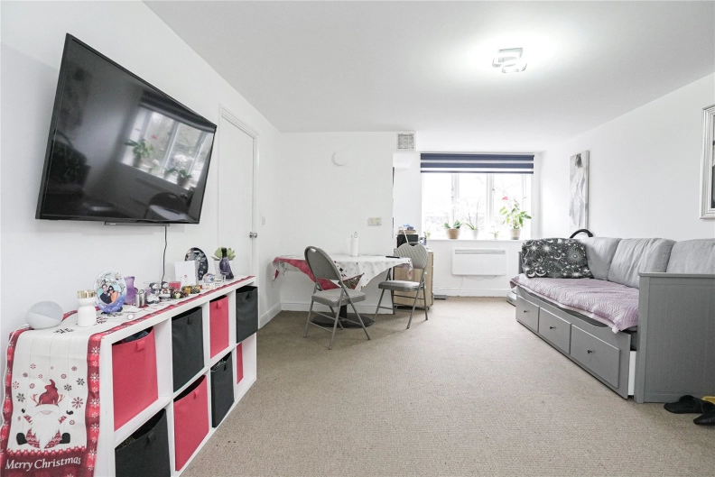 2 bedrooms apartments/flats to sale in Rush Grove Street, Woolwich-image 1