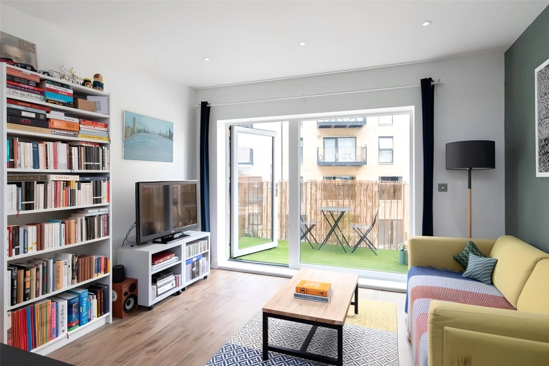 1 bedroom apartments/flats to sale in Rolfe Terrace, Woolwich-image 1