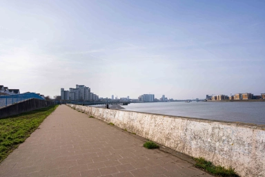 Tideslea Path, Woolwich SE28 image 7