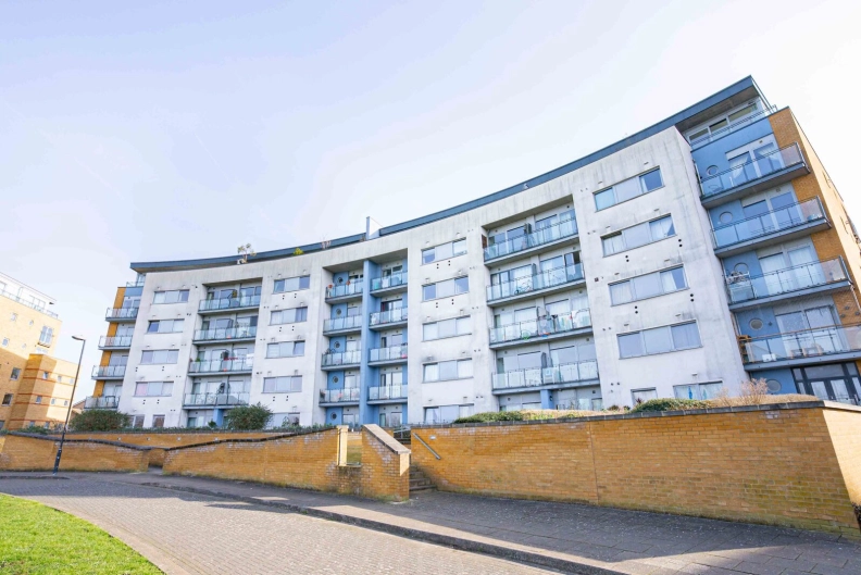 2 bedrooms apartments/flats to sale in Tideslea Path, Woolwich-image 1