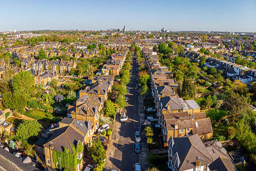 London's most active postcodes as £2.5bn worth of homes sold per month  across the capital